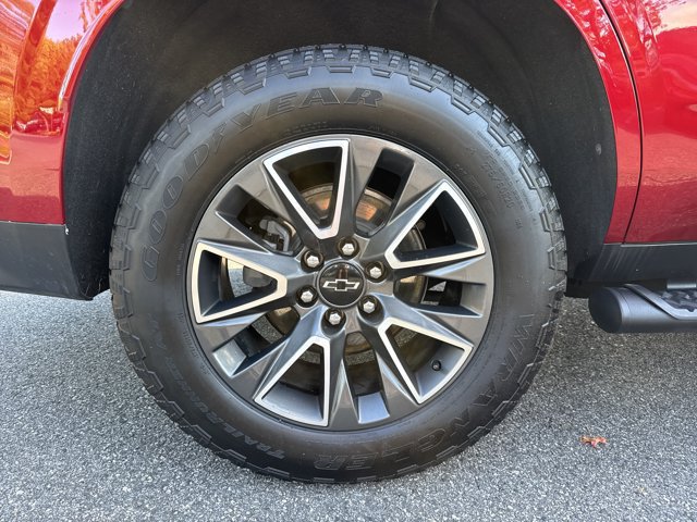 Used 2022 Chevrolet Tahoe Z71 w/ Luxury Package AWD/4WD image 16
