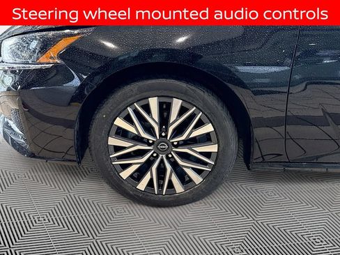 Used 2025 Nissan Altima 2.5 SV FWD image 9
