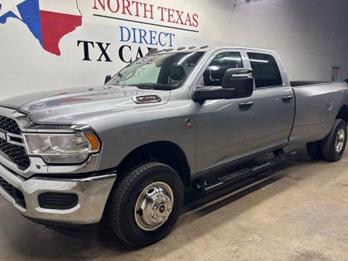 Used 2024 RAM 3500 Tradesman w/ Chrome Appearance Group AWD/4WD image 12