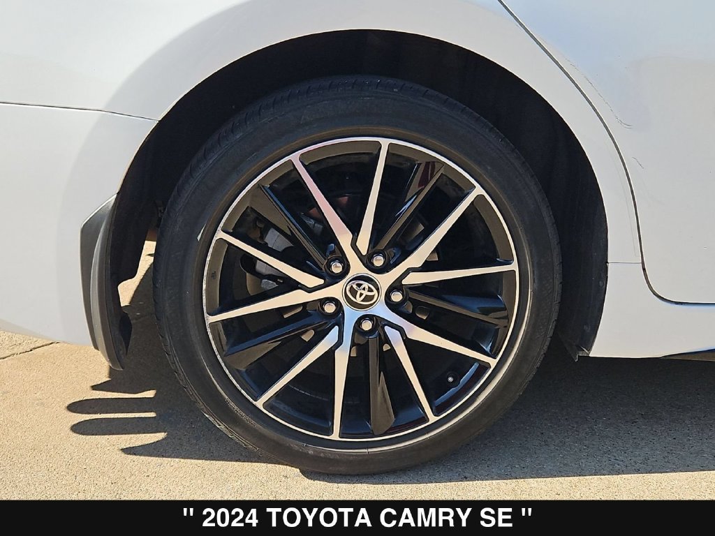Used 2024 Toyota Camry SE FWD image 13