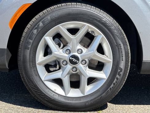 Certified 2025 Kia Soul LX w/ LX Technology Package FWD image 33