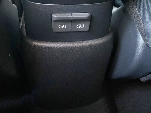 Certified 2025 Nissan Kicks Play S FWD image 21