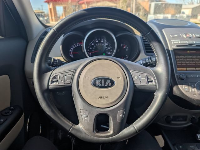 Used 2013 Kia Soul ! w/ Premium Pkg FWD image 10