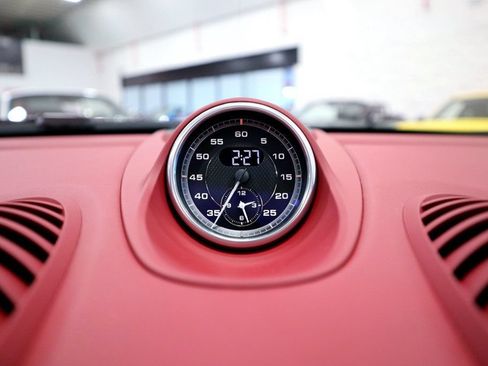 Used 2023 Porsche 718 Boxster Spyder RWD image 36