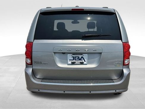 Used 2018 Dodge Grand Caravan GT FWD image 26