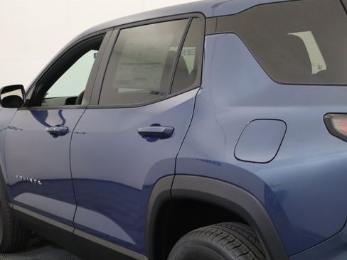 New 2026 Chevrolet Equinox LT w/ Convenience Package II image 11