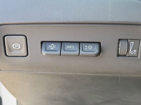 Used 2023 Buick Enclave Avenir w/ Avenir Technology Package AWD/4WD image 24