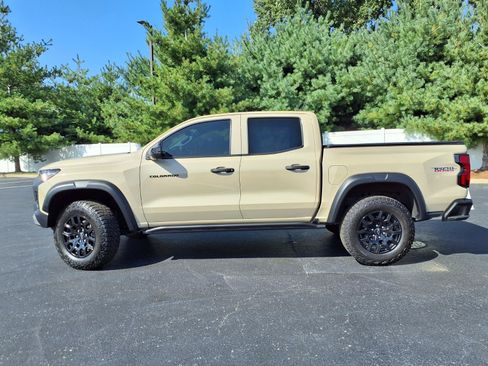 Used 2024 Chevrolet Colorado Trail Boss w/ Technology Package AWD/4WD image 29