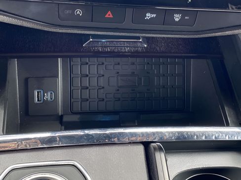 Used 2023 Ford Expedition Platinum AWD/4WD image 30