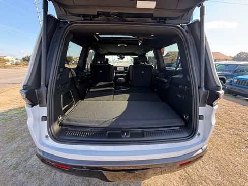 New 2026 Jeep Grand Wagoneer Limited image 16