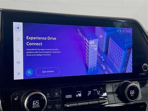 Used 2023 Toyota Highlander XLE image 12