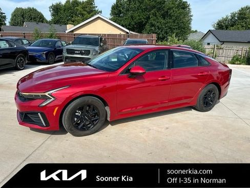 Used 2025 Kia K5 LXS FWD image 1