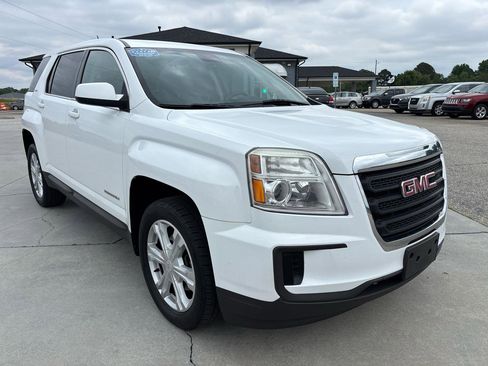 Used 2017 GMC Terrain SLE FWD image 2
