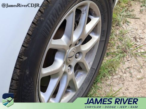 Used 2023 Chrysler Voyager LX FWD image 25