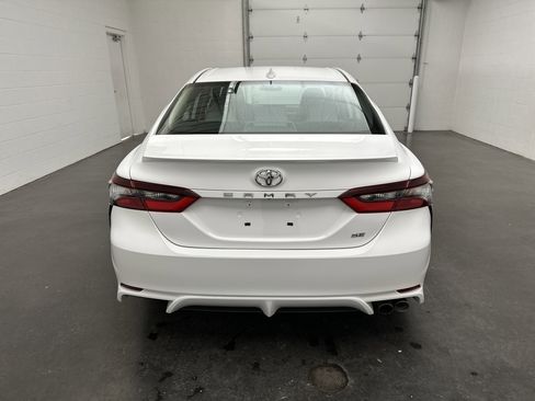 Used 2024 Toyota Camry SE image 7