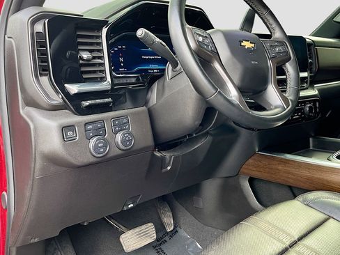 Used 2024 Chevrolet Silverado 2500 High Country w/ High Country Premium Package AWD/4WD image 9