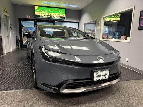 Used 2024 Toyota Prius Limited image 3