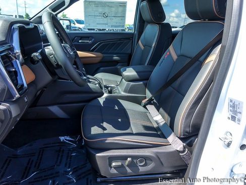 New 2025 GMC Canyon AT4 image 9