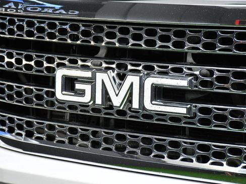 Used 2012 GMC Sierra 2500 Denali AWD/4WD image 2