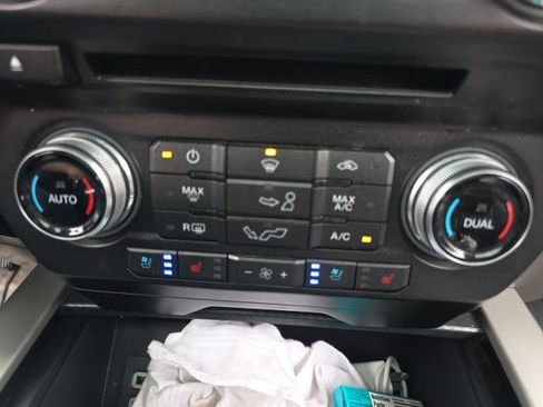 Used 2018 Ford F150 Lariat w/ Equipment Group 502A Luxury AWD/4WD image 4