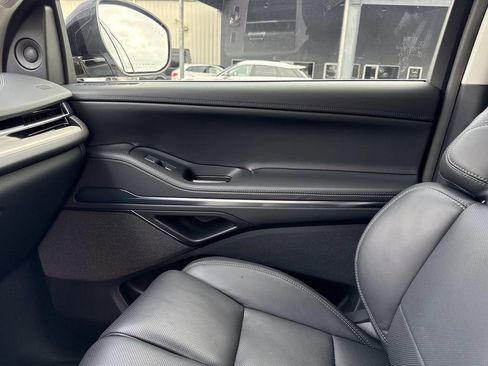 New 2025 Lincoln Navigator Reserve image 25