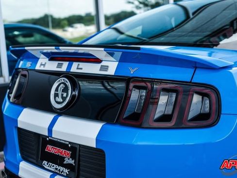 Used 2013 Ford Mustang Shelby GT500 RWD image 32