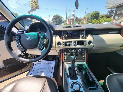 Used 2010 Land Rover Range Rover HSE AWD/4WD image 16