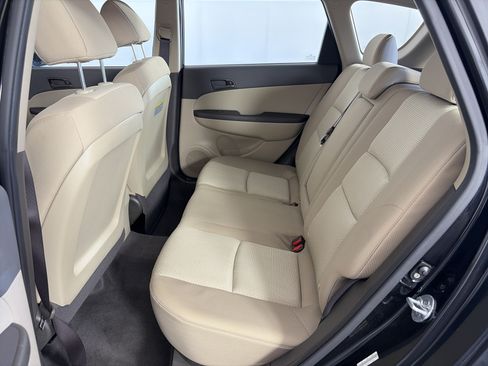 Used 2012 Hyundai Elantra GLS FWD image 7