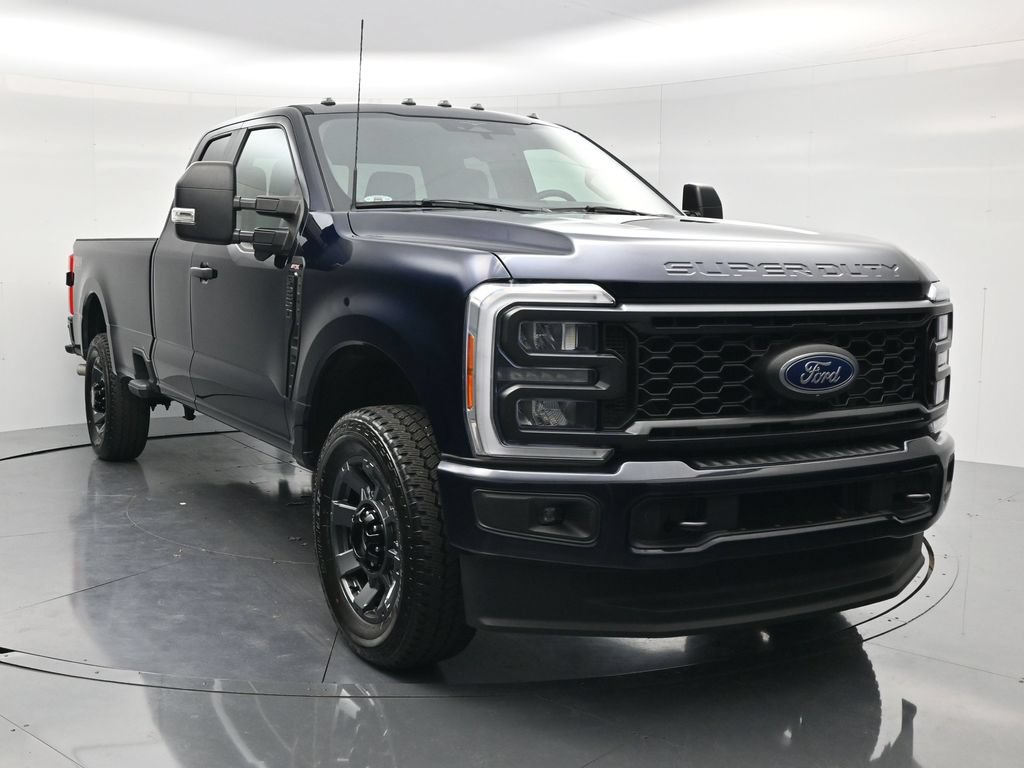 Used 2023 Ford F250 XL w/ STX Appearance Package AWD/4WD image 3