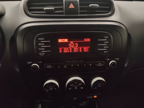Used 2015 Kia Soul FWD image 25