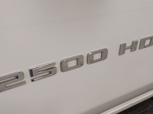 Used 2024 Chevrolet Silverado 2500 LT AWD/4WD image 32