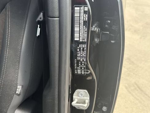 Used 2023 Jeep Renegade Latitude AWD/4WD image 35