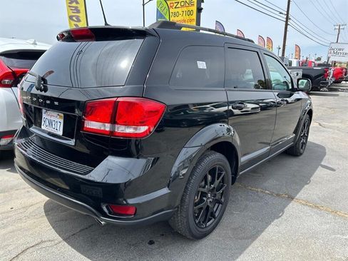 Used 2018 Dodge Journey SXT w/ Connectivity Group FWD image 20