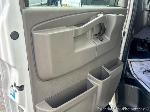 Used 2018 Chevrolet Express 3500 w/ Power Convenience Package image 17