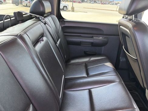 Used 2011 Chevrolet Silverado 2500 LT w/ Interior Plus Package AWD/4WD image 65