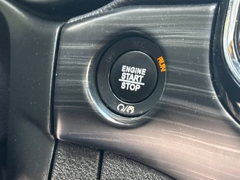 Used 2020 Jeep Grand Cherokee Altitude AWD/4WD image 33