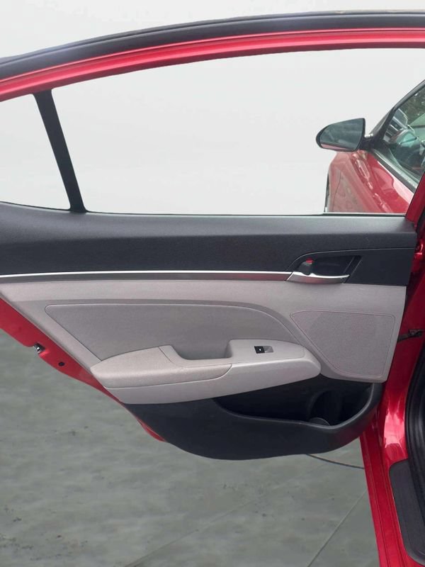 Used 2020 Hyundai Elantra SEL FWD image 16