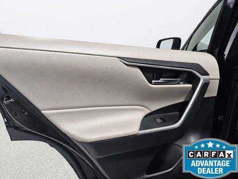 Used 2022 Toyota RAV4 XLE AWD/4WD image 26