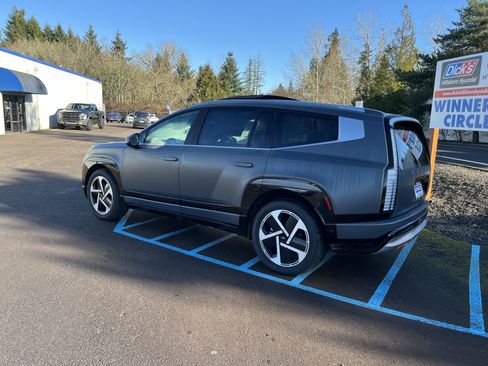 New 2026 Hyundai Ioniq 9 Limited image 3