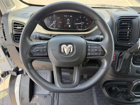 Used 2025 RAM ProMaster 2500 w/ Convenience Group FWD image 13