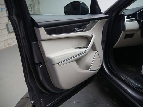 Used 2023 Jaguar F-PACE S AWD/4WD image 4