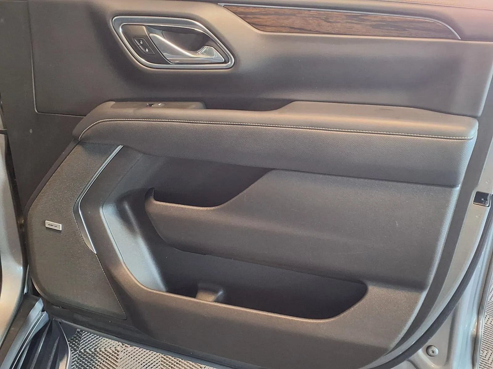 Used 2021 Chevrolet Suburban Premier AWD/4WD image 12