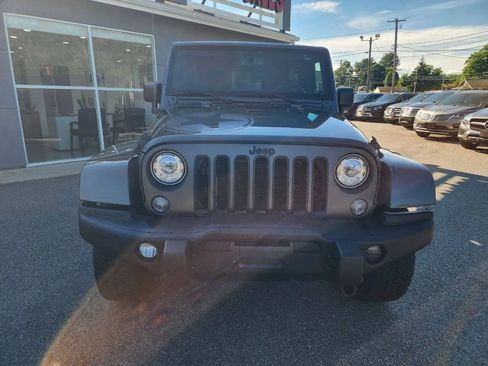 Used 2018 Jeep Wrangler Unlimited Sport AWD/4WD image 2
