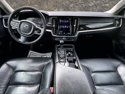 Used 2018 Volvo S90 T6 Momentum w/ Convenience Package image 14