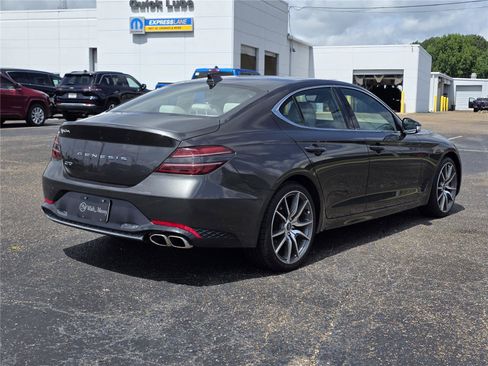 Used 2023 Genesis G70 2.0T RWD image 5