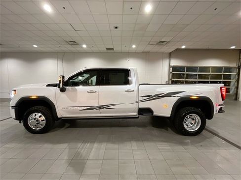 Used 2024 GMC Sierra 3500 Denali Ultimate image 2