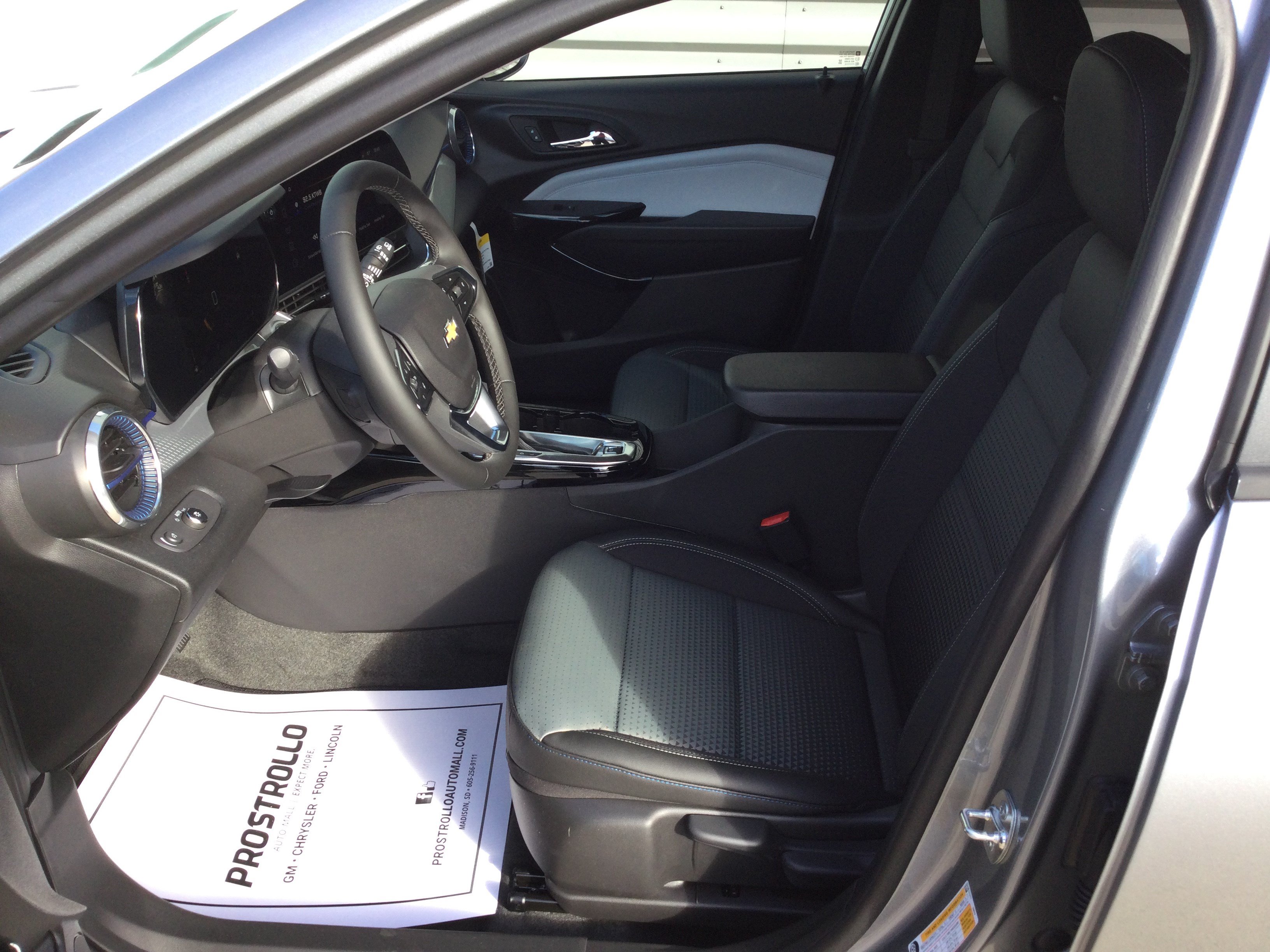 New 2026 Chevrolet Trax LT w/ LT Convenience Package FWD image 7