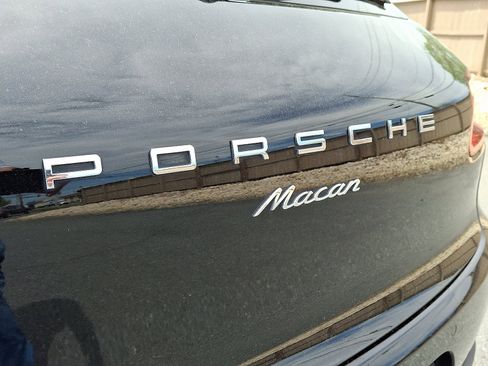Used 2017 Porsche Macan AWD/4WD image 31