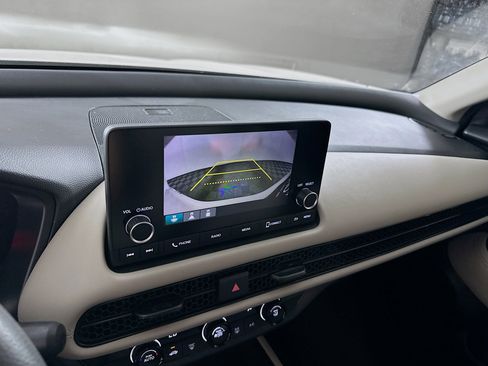 Used 2025 Honda HR-V LX image 21