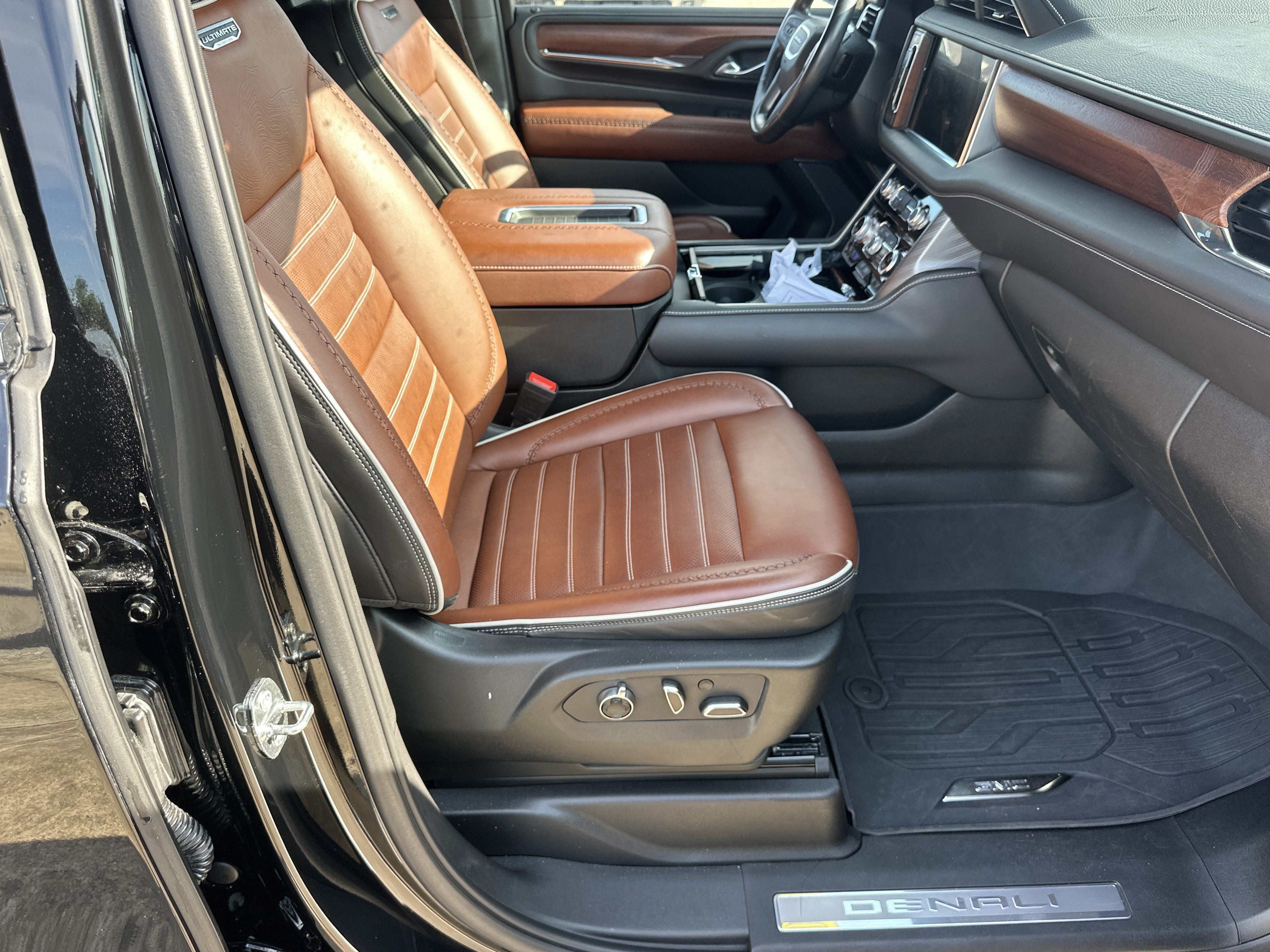 Certified 2023 GMC Yukon XL Denali Ultimate AWD/4WD image 14
